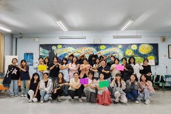 英国正版365官方网站举办青马骨干培训心理团体辅导活动